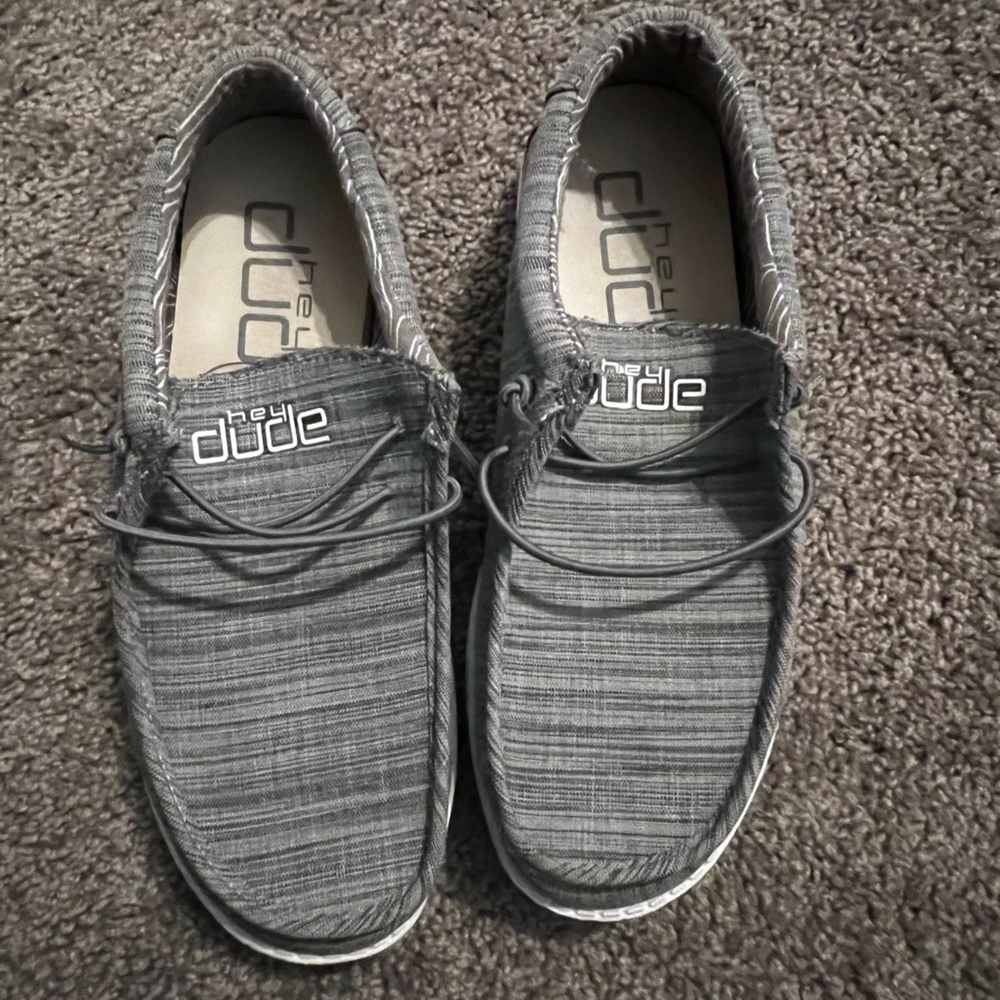 Youth Hey Dude size- Y4-Y5, great condition